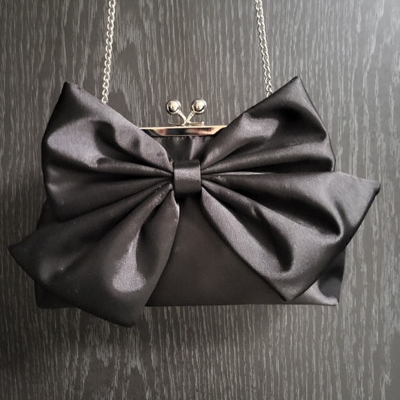 Isaac Mizrahi Black Bow Clutch Wristlet - Picture 3 of 10